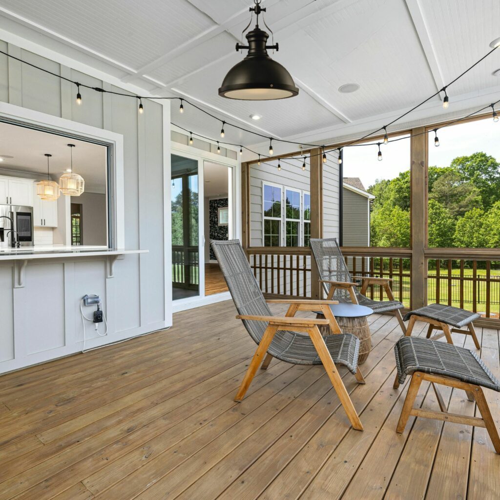 luminaire suspension exterieur design pour terrasse en bois
