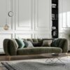 Suspension boule de cristal dans salon vert