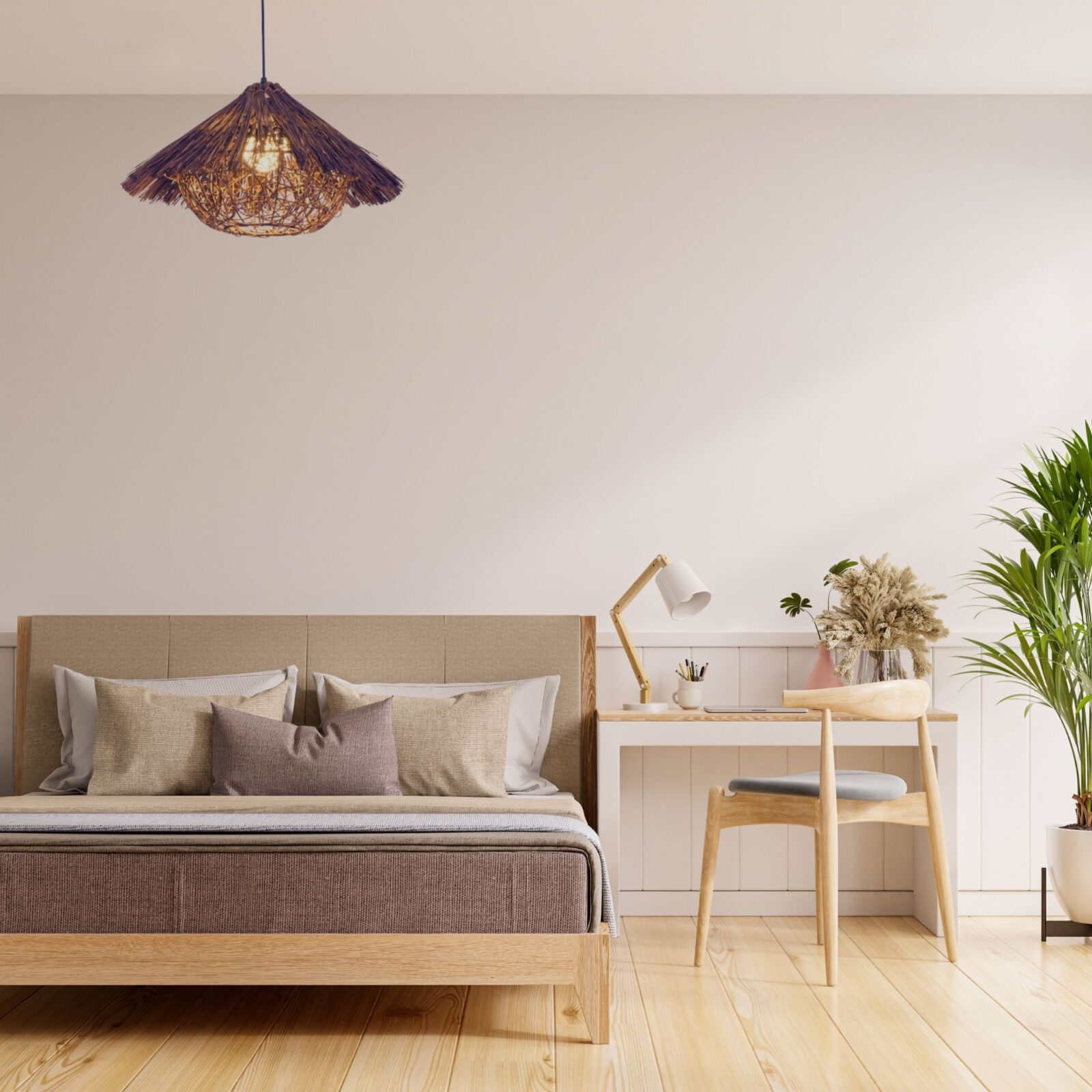 Suspension chapeau paille dans chambre adulte