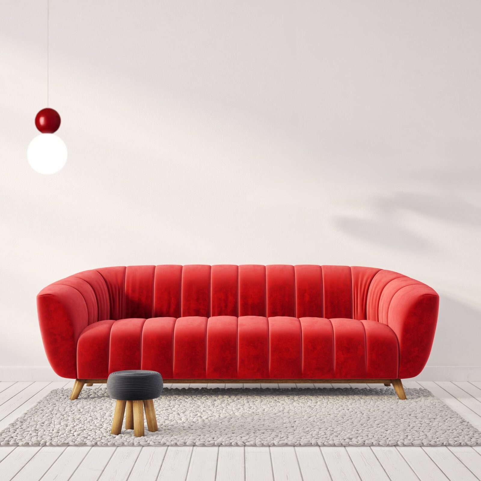Suspension de boules sur canapé rouge