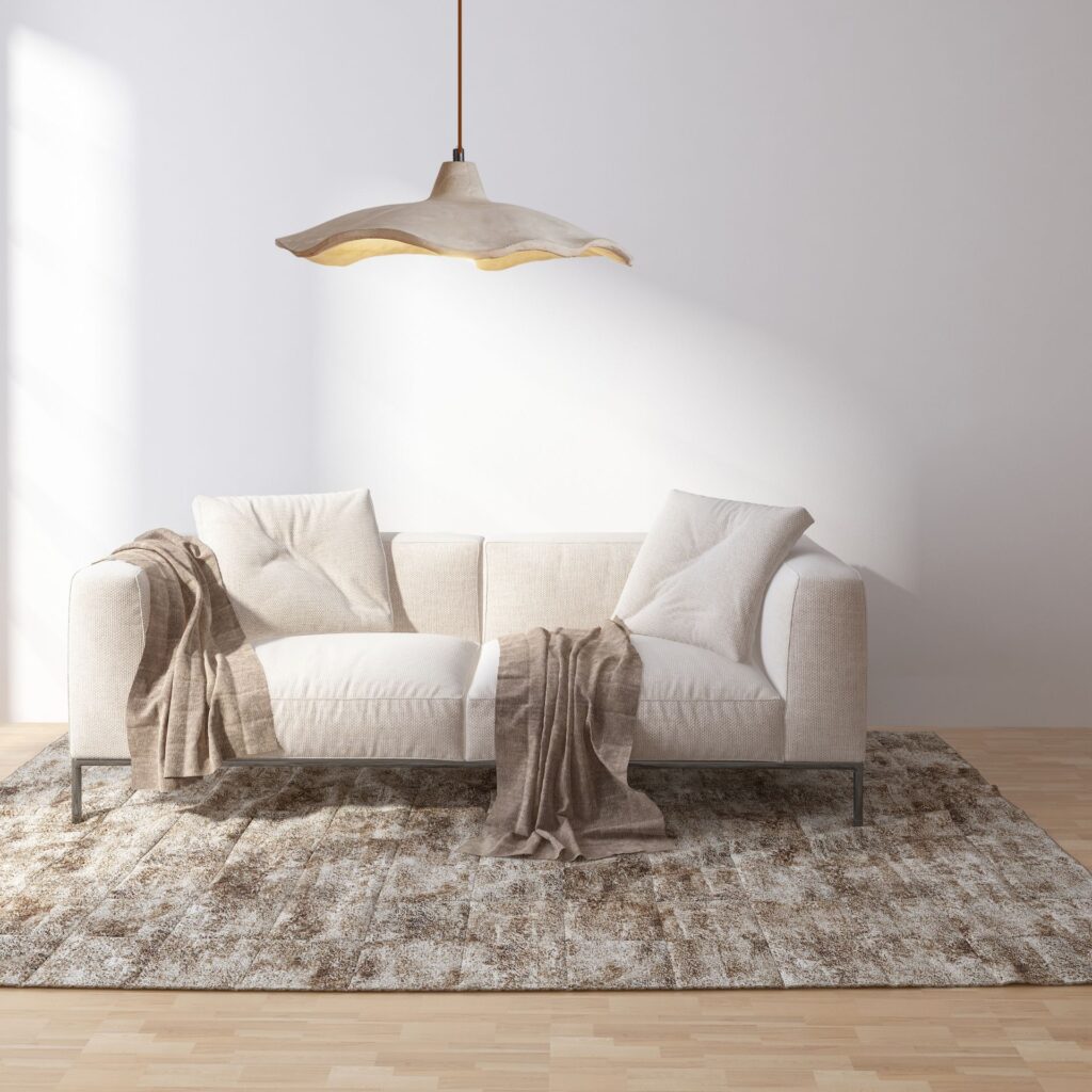 Suspension fleur blanche dans salon blanc