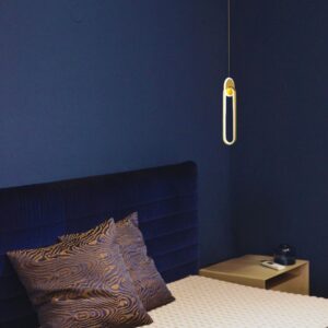 Suspension forme d'anneau dans chambre bleu