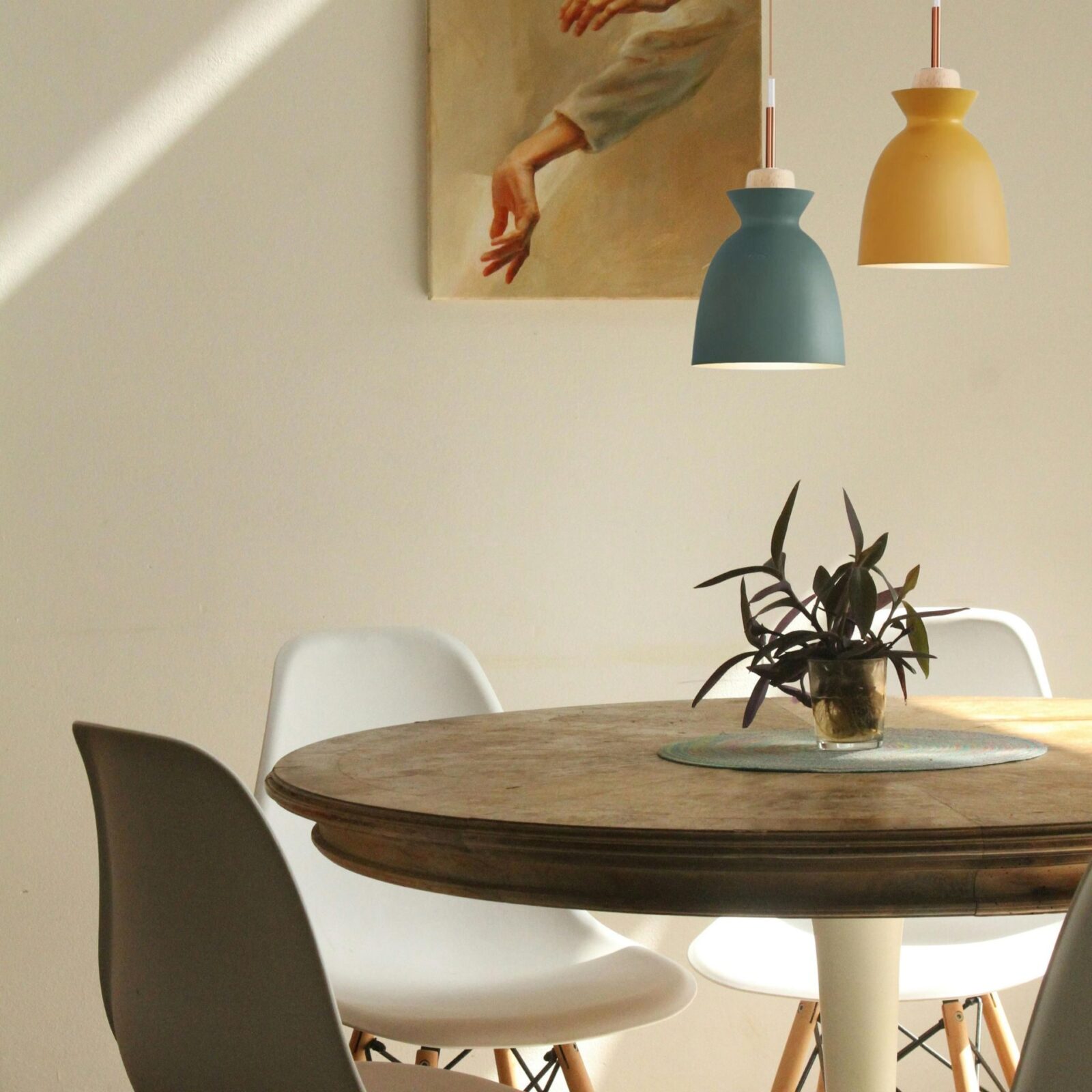 Suspension industrielle alu couleur avec table en bois