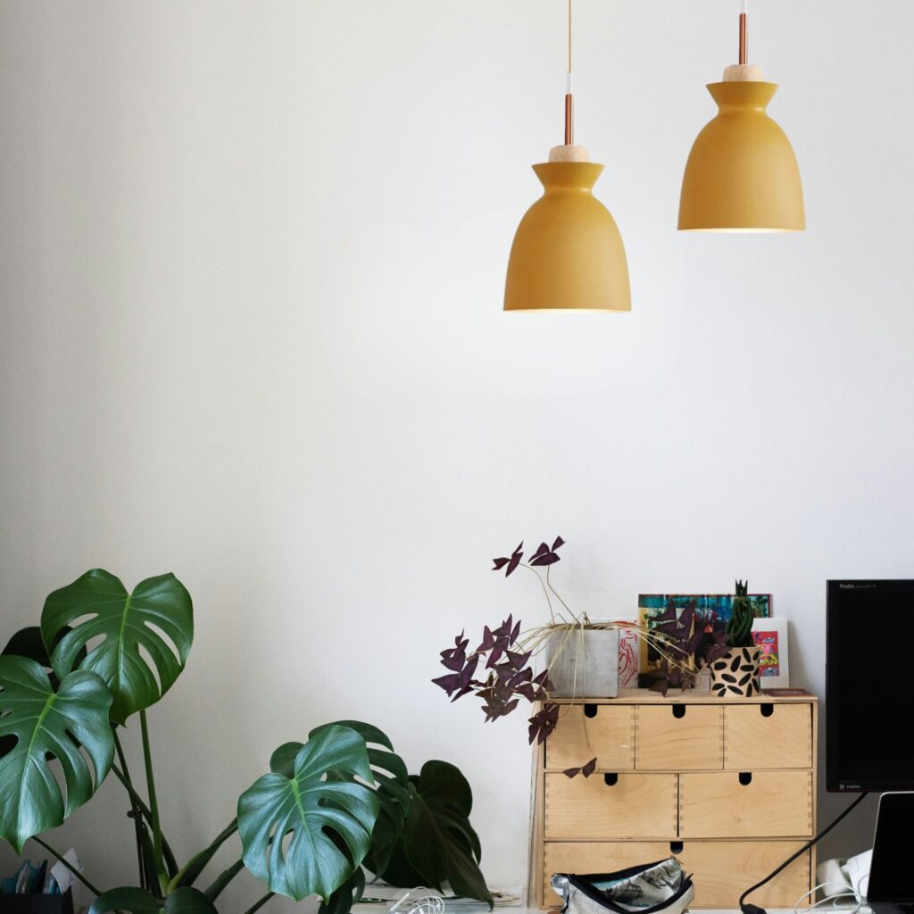 Suspension industrielle alu couleur moutarde