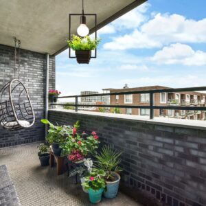 Suspension luminaire plante dans balcon