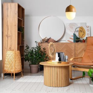Suspension noisette dans salon en bois