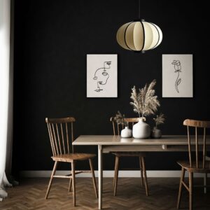Suspension papier boule dans salle à manger bois avec mur noir