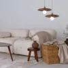 Suspension bois scandinave double dans salon beige noyer